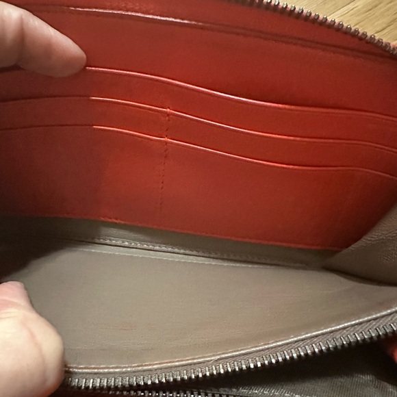 Bottega Veneta Large Braided Wallet With Zip - Picture 13 of 16